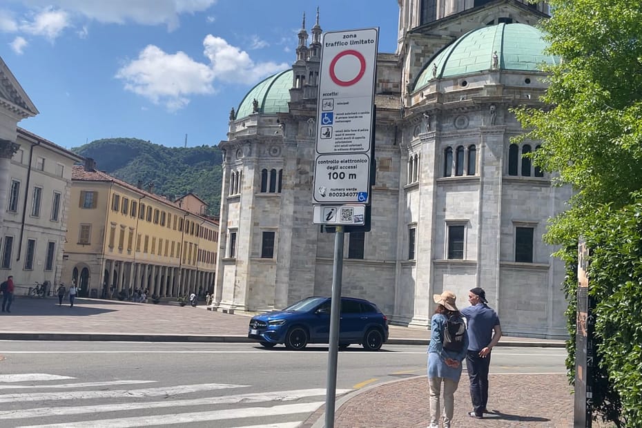 Parking in Como should not be done inside the ZTL zone unless you have a permit