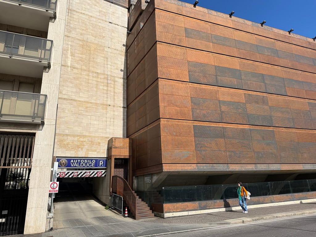 Looking for Parking in Como, Autosilo Valduce is one of the best located parking garages in Como